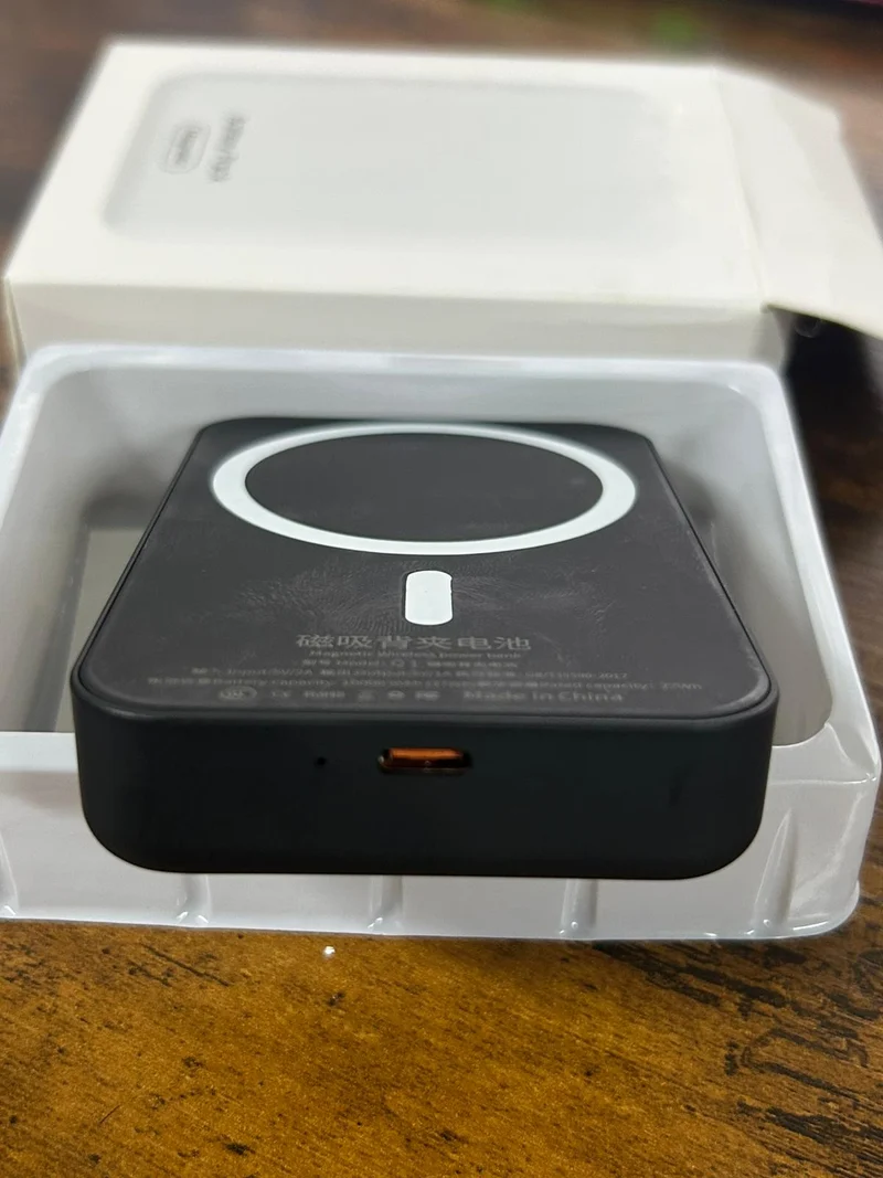 Power Bank Magnetico 10000mAh 15W Wireless con USB-C per iPhone e Android MagSafe