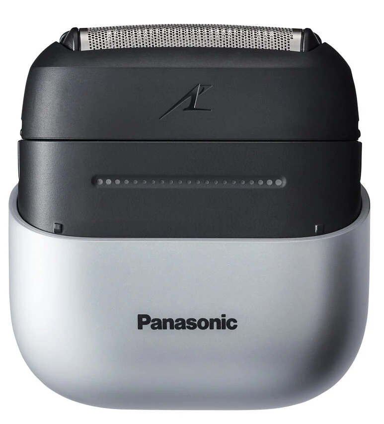 Panasonic Serie 700s rasoio elettrico compatto a 3 lame, con ricarica USB (Tipo-C)